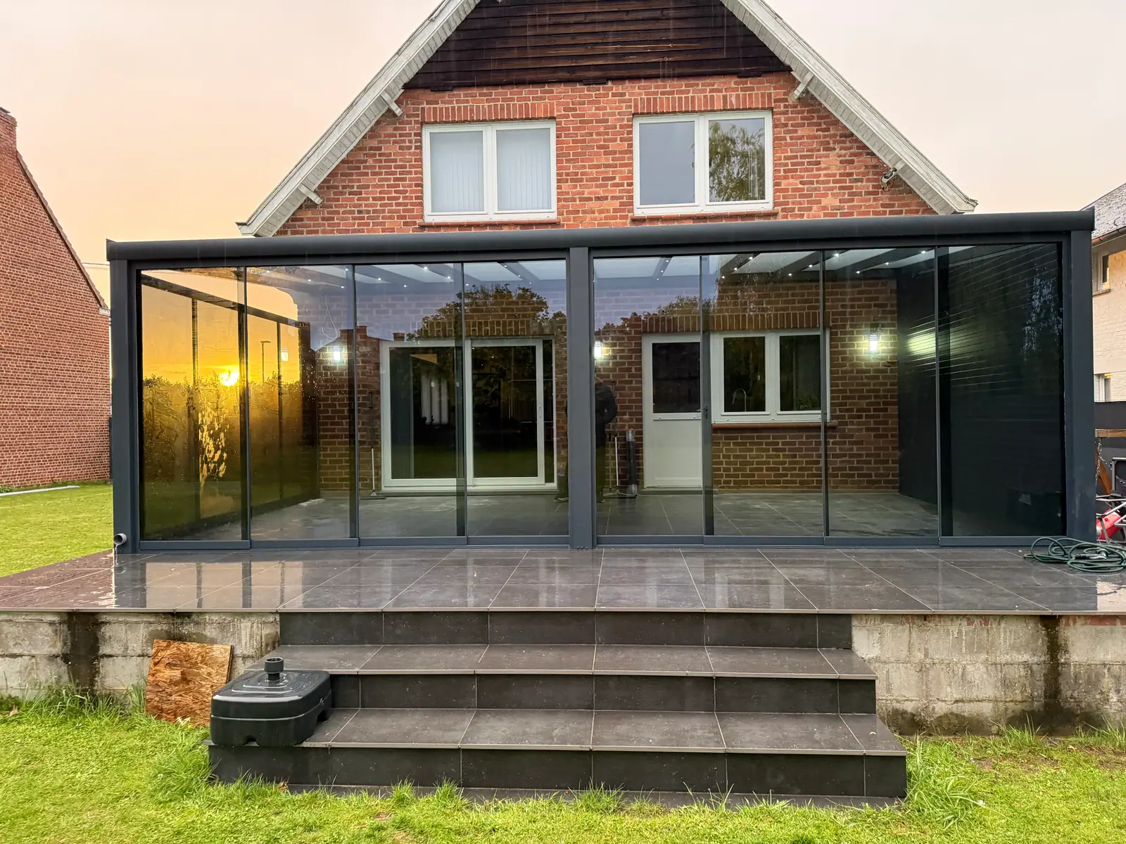 Veranda auf einer erhöhten Terrasse — Foto 1