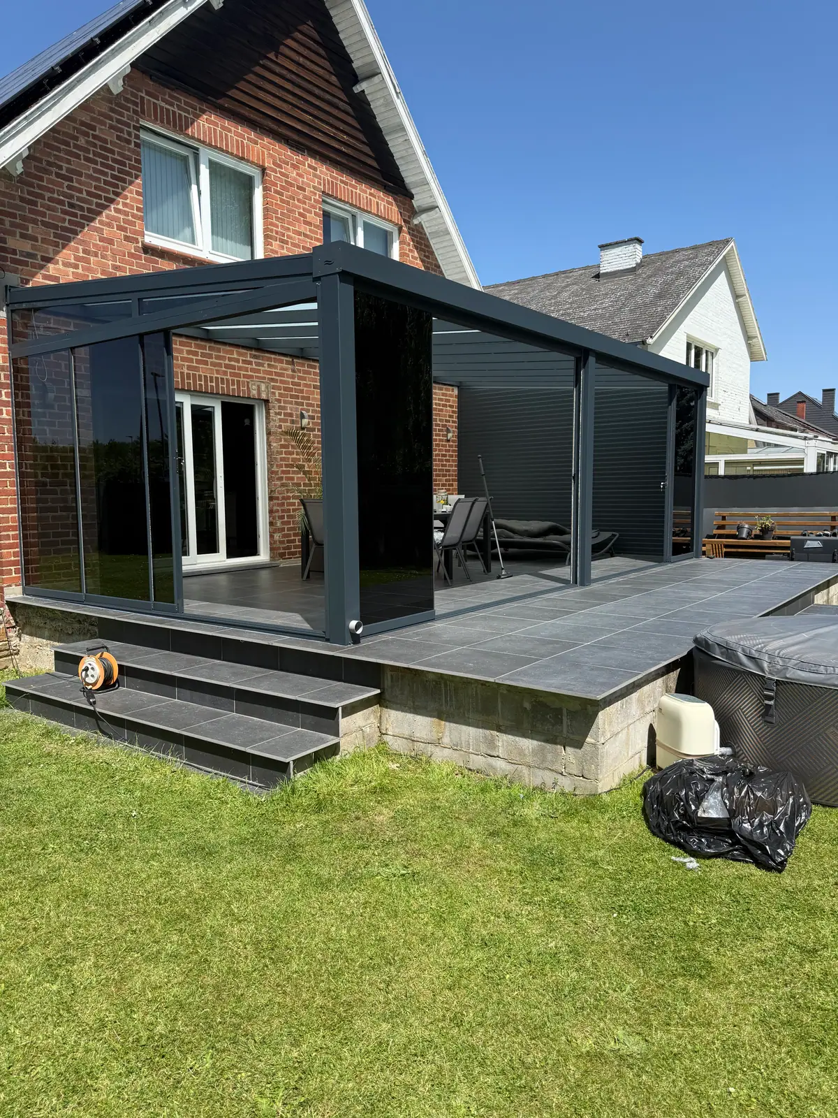Veranda auf einer erhöhten Terrasse — Foto 3