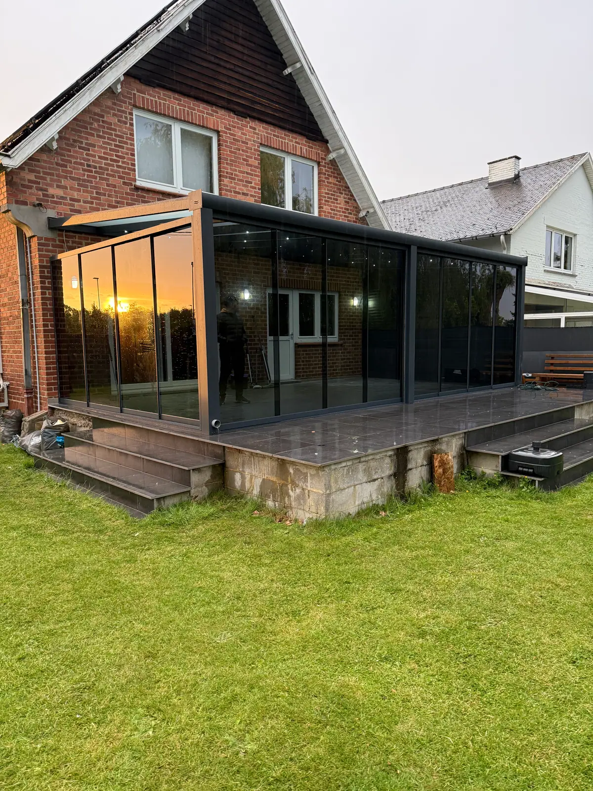Veranda auf einer erhöhten Terrasse — Foto 4